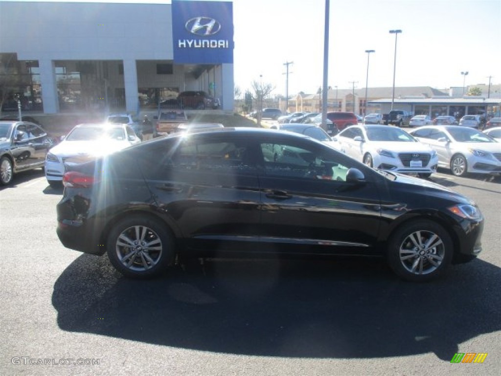 2017 Elantra SE - Black / Gray photo #10