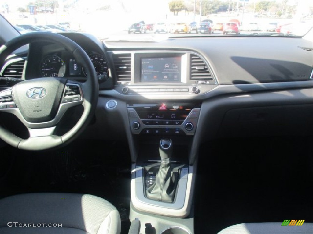 2017 Elantra SE - Black / Gray photo #15