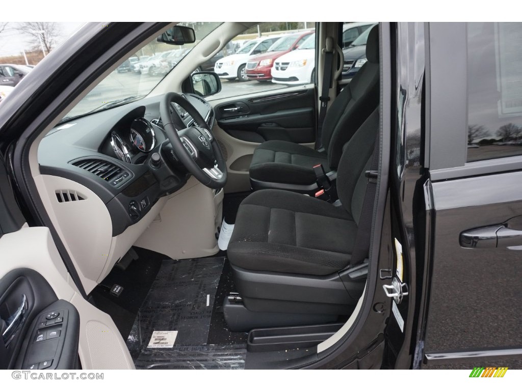 2016 Grand Caravan SE - Brilliant Black Crystal Pearl / Black/Light Graystone photo #6