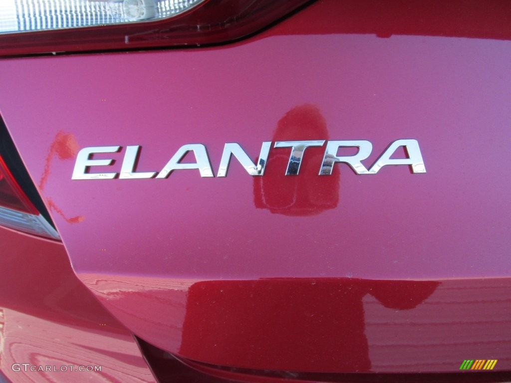 2017 Elantra SE - Red / Gray photo #14