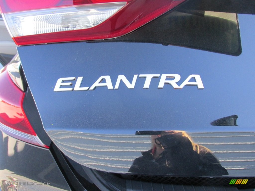 2017 Elantra SE - Black / Beige photo #14