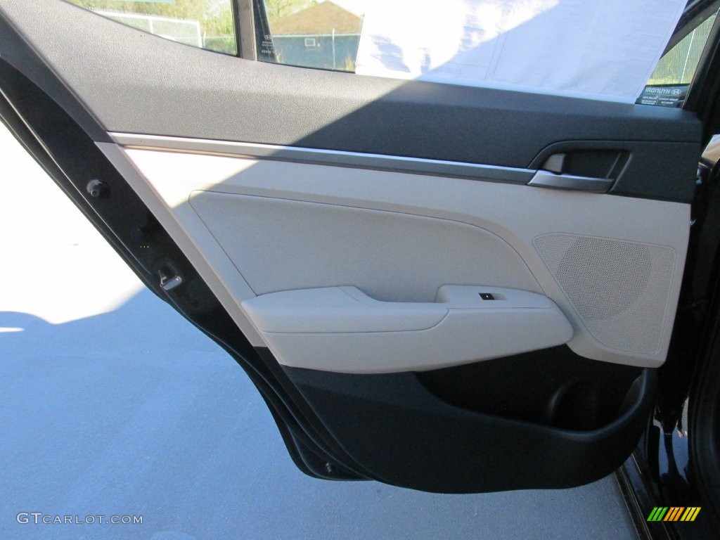 2017 Elantra SE - Black / Beige photo #17