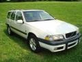 White - V70 XC AWD Photo No. 2