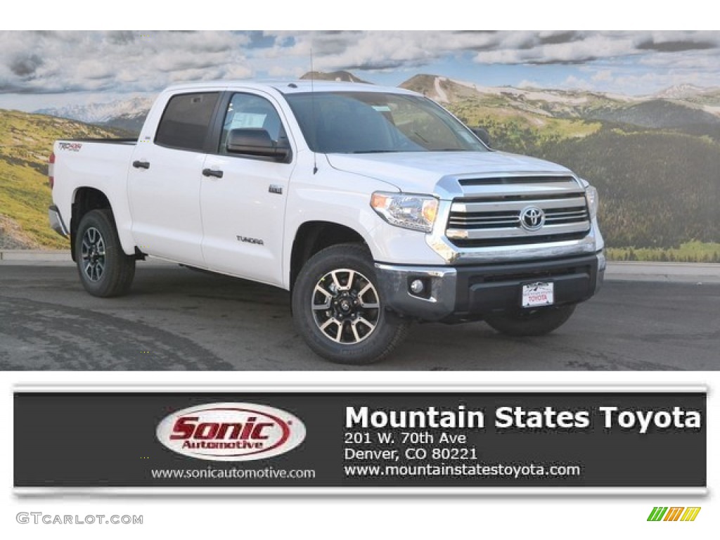 2016 Tundra SR5 CrewMax 4x4 - Super White / Black photo #1