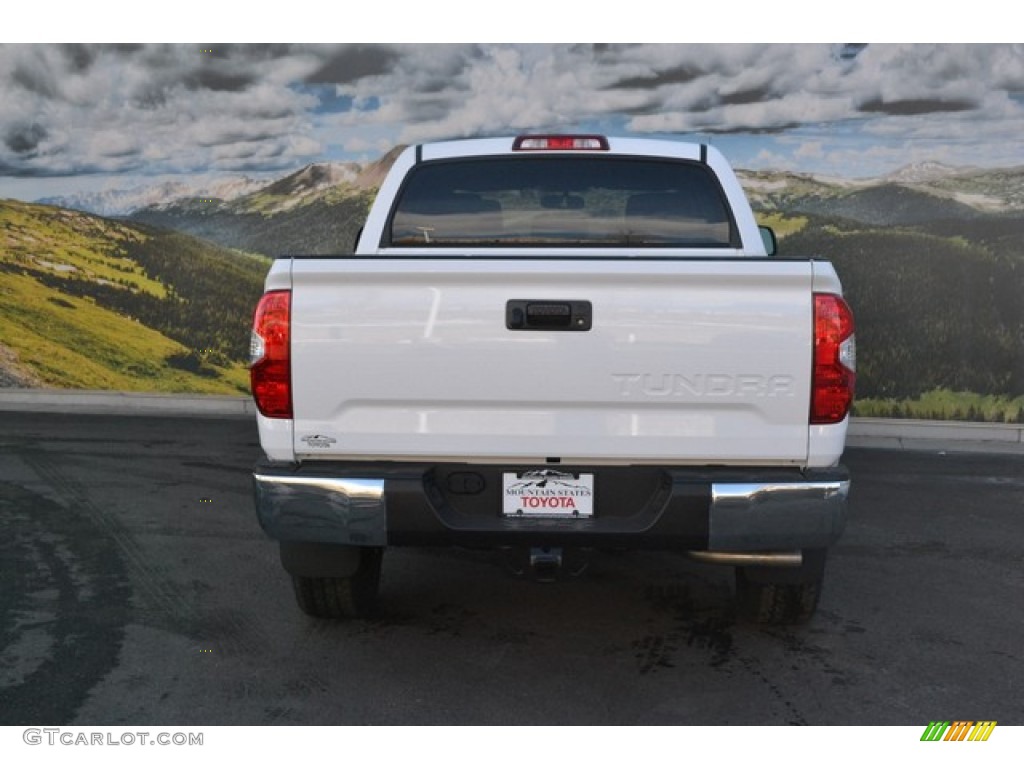 2016 Tundra SR5 CrewMax 4x4 - Super White / Black photo #4