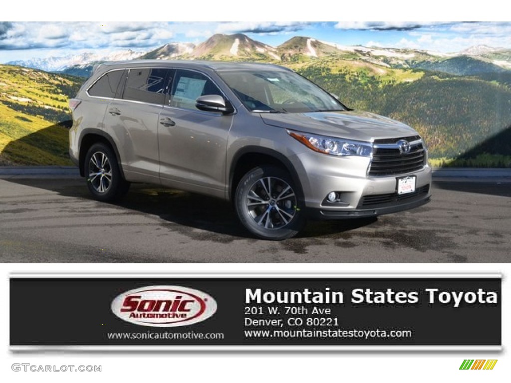 2016 Highlander XLE AWD - Creme Brulee Mica / Black photo #1