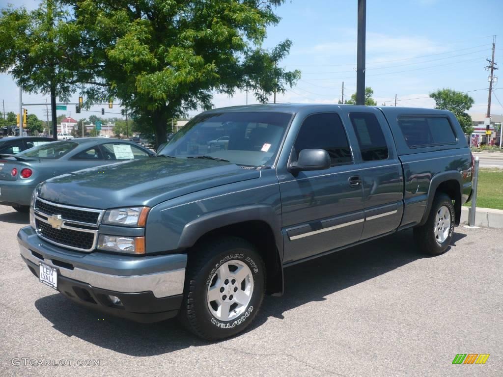 2006 Silverado 1500 Z71 Extended Cab 4x4 - Blue Granite Metallic / Dark Charcoal photo #3