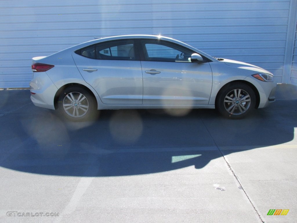 2017 Elantra SE - Beige / Beige photo #3