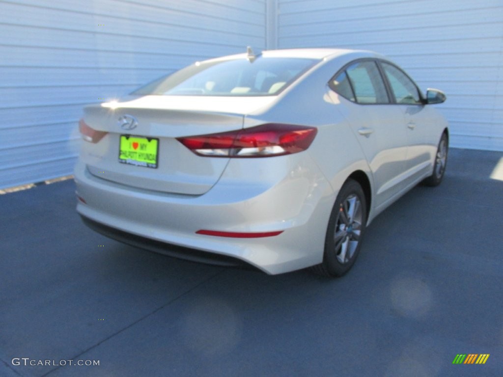 2017 Elantra SE - Beige / Beige photo #4