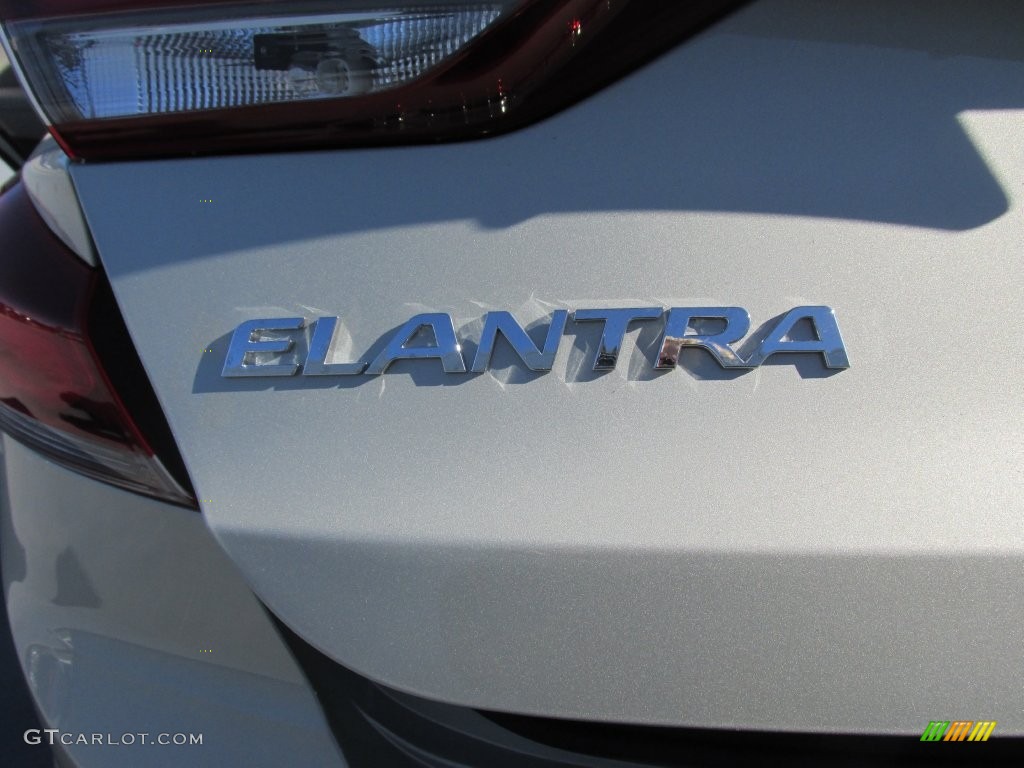 2017 Elantra SE - Beige / Beige photo #14