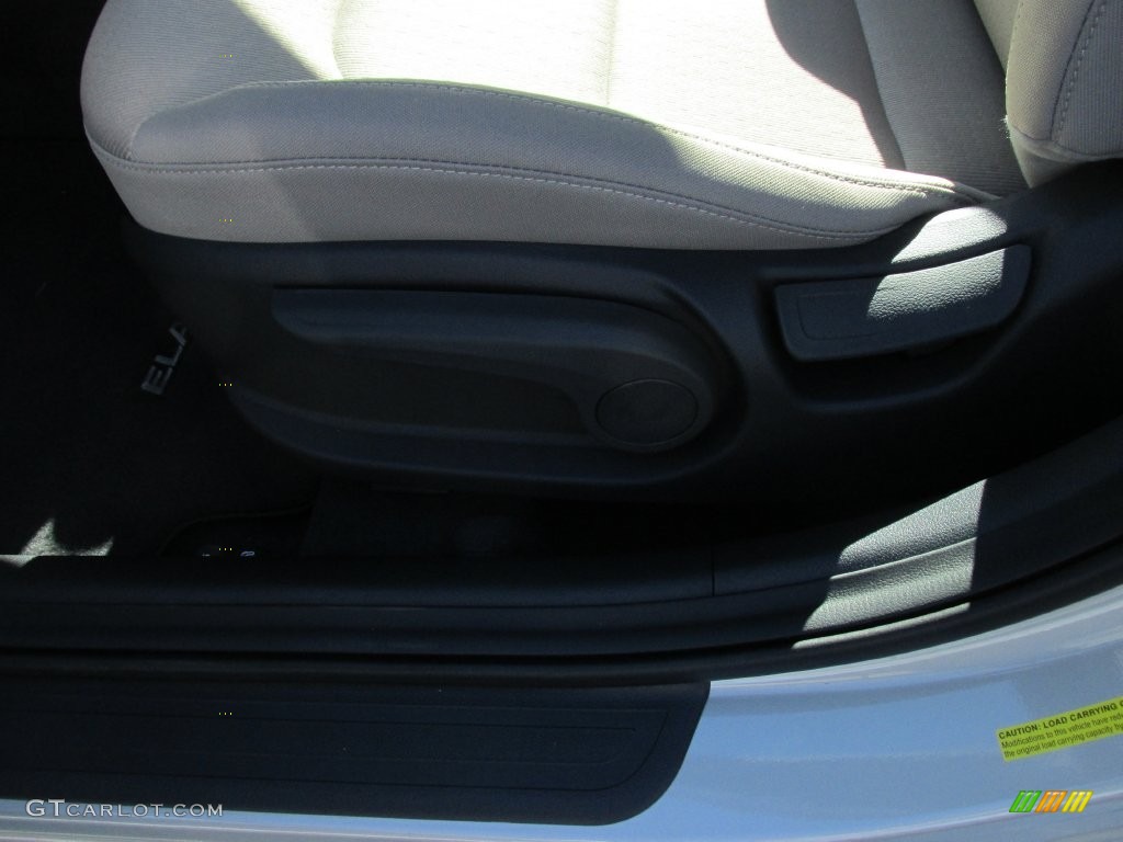 2017 Elantra SE - Beige / Beige photo #22