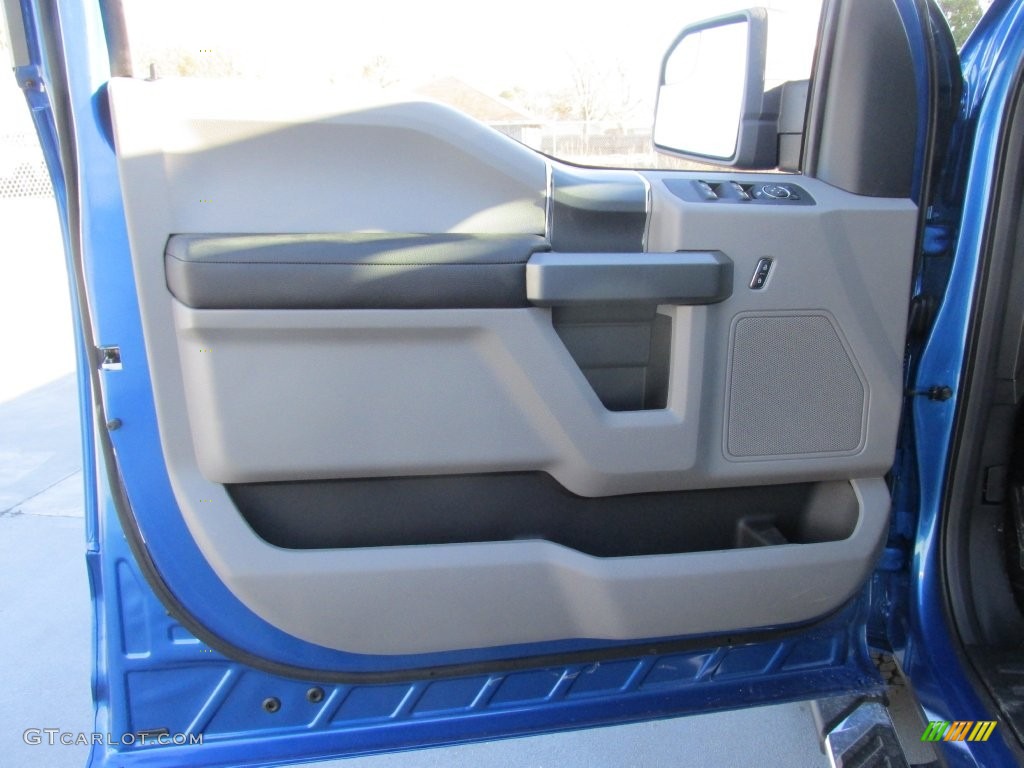 2016 F150 XLT SuperCrew 4x4 - Blue Flame / Medium Earth Gray photo #21