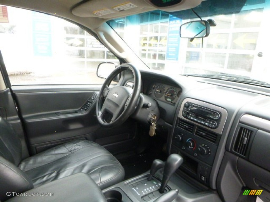 2004 Grand Cherokee Laredo 4x4 - Brillant Black Crystal Pearl / Dark Slate Gray photo #9