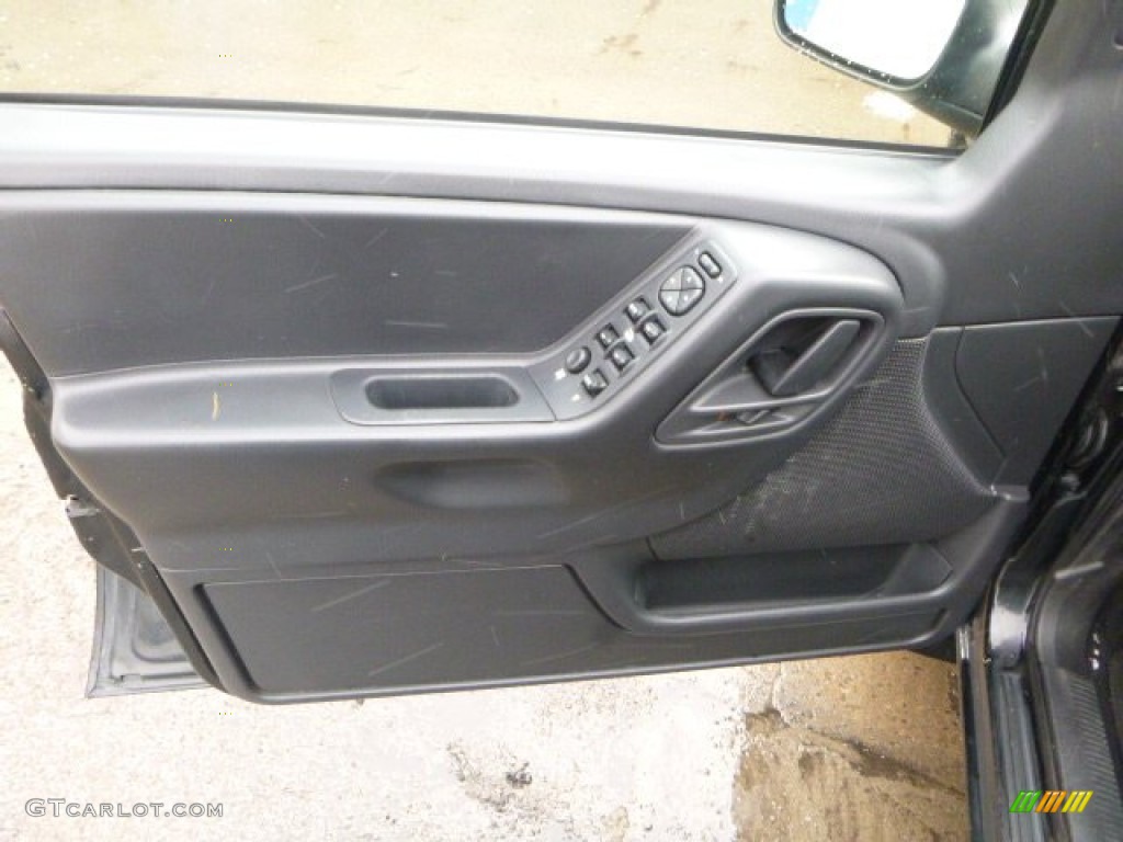 2004 Grand Cherokee Laredo 4x4 - Brillant Black Crystal Pearl / Dark Slate Gray photo #15