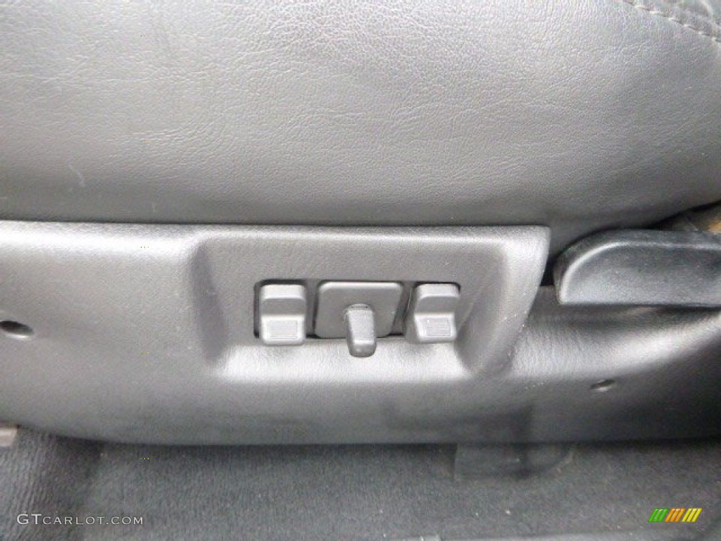 2004 Grand Cherokee Laredo 4x4 - Brillant Black Crystal Pearl / Dark Slate Gray photo #17