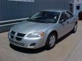 2004 Bright Silver Metallic Dodge Stratus SE Sedan  photo #2