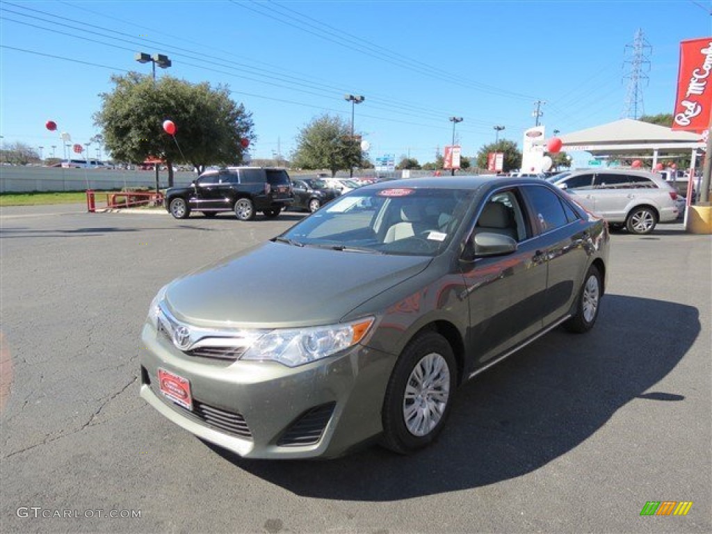 2013 Camry L - Cypress Green Metallic / Ivory photo #4