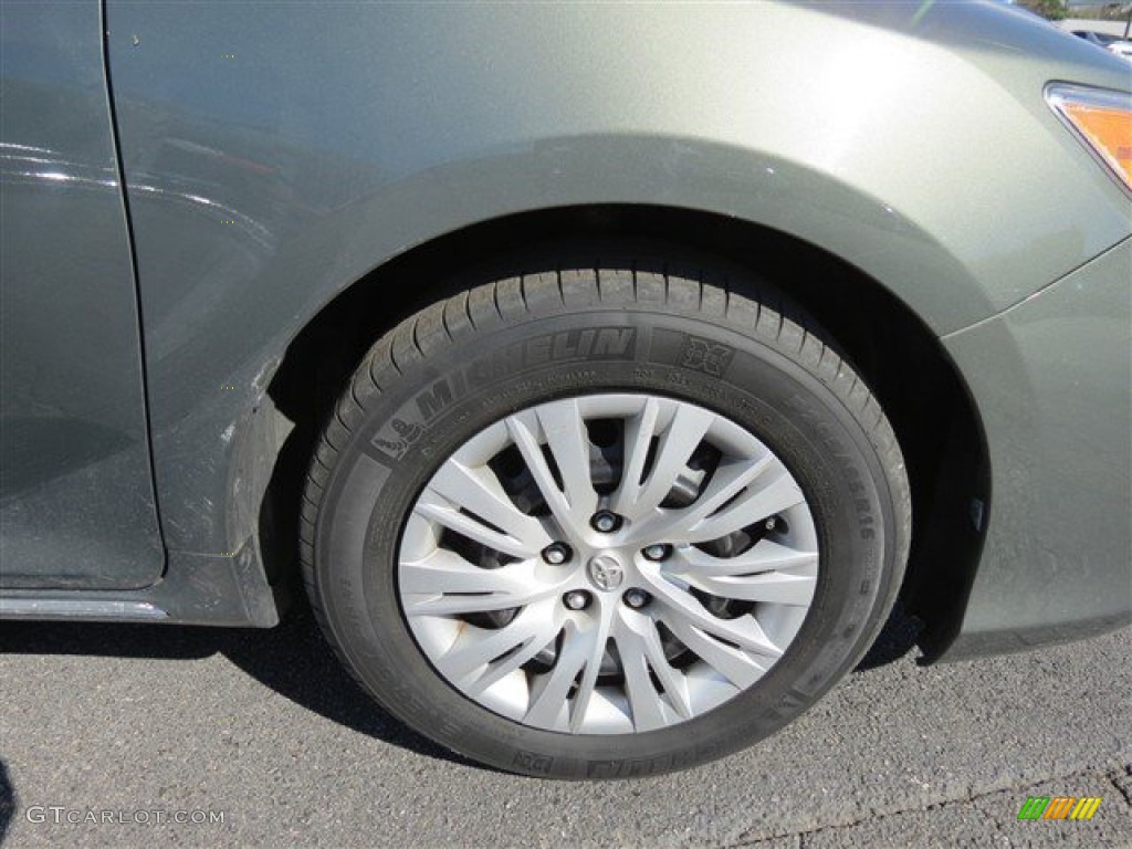 2013 Camry L - Cypress Green Metallic / Ivory photo #10