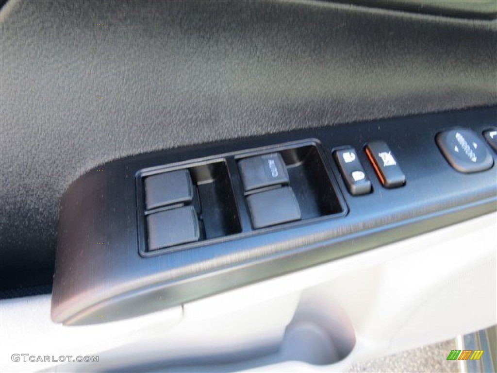 2013 Camry L - Cypress Green Metallic / Ivory photo #11