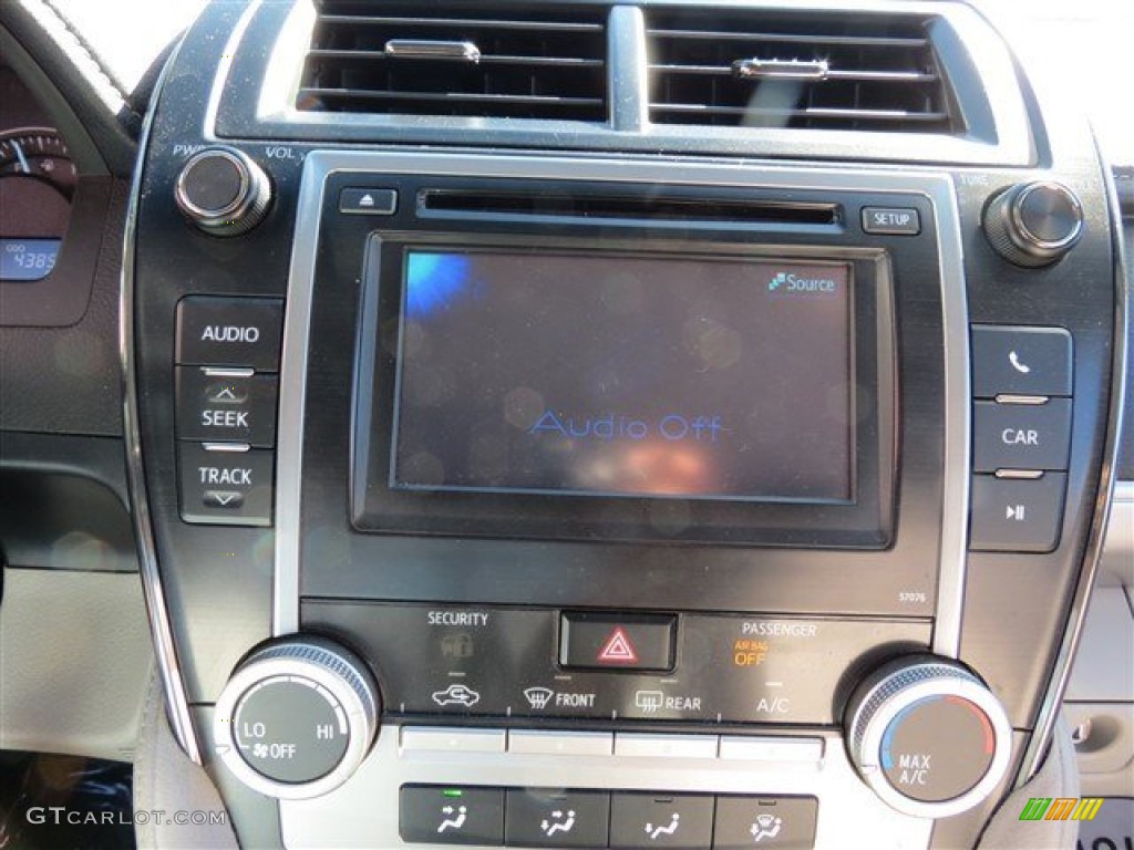 2013 Camry L - Cypress Green Metallic / Ivory photo #21