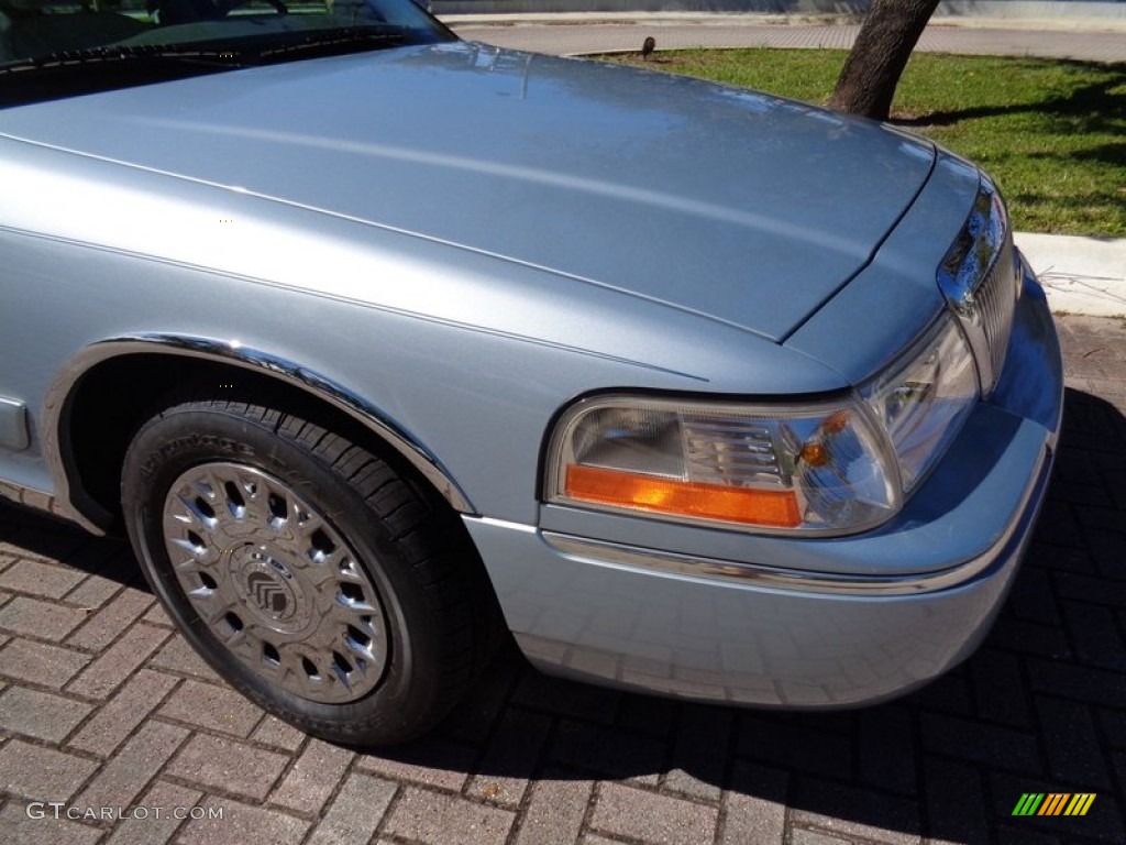 2004 Grand Marquis GS - Light Ice Blue Metallic / Medium Parchment photo #25