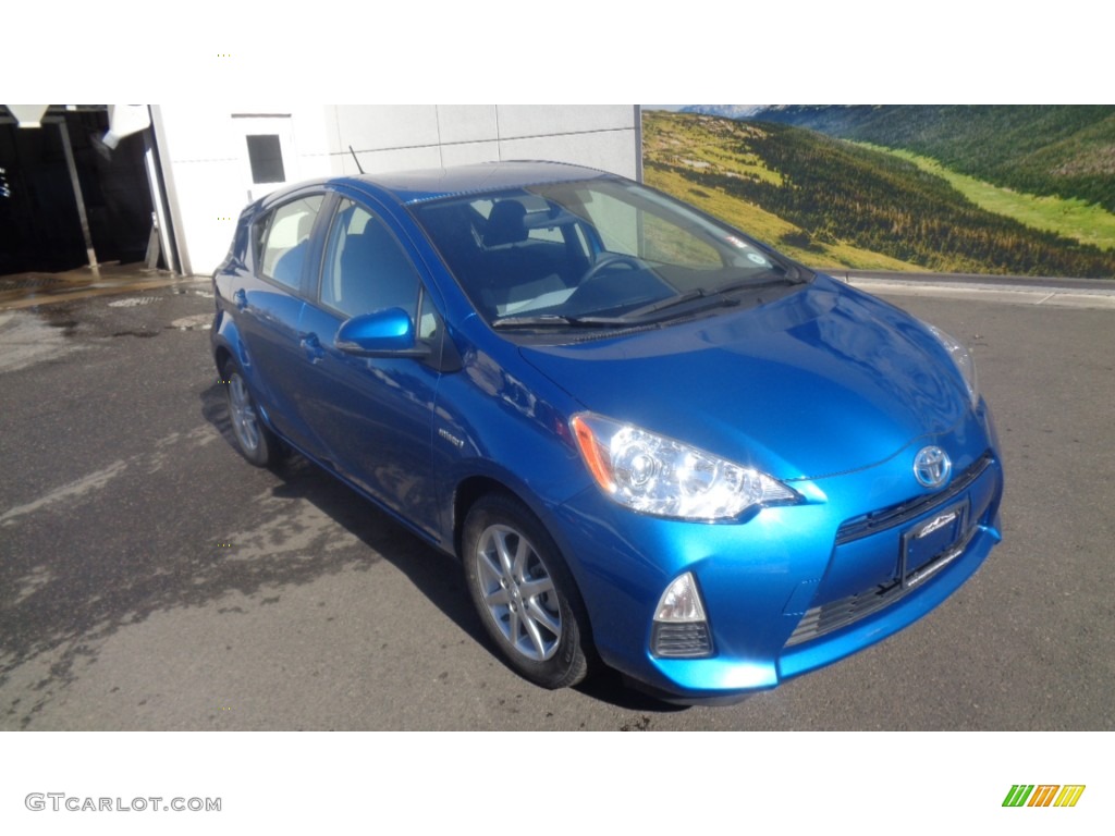 2012 Prius c Hybrid Three - Blue Streak Metallic / Light Blue Gray/Black photo #2