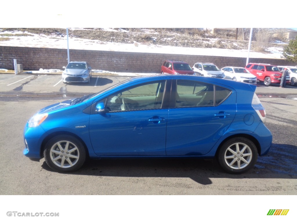 2012 Prius c Hybrid Three - Blue Streak Metallic / Light Blue Gray/Black photo #5