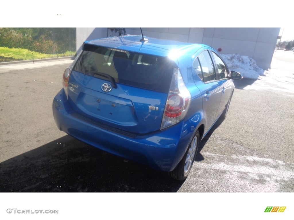2012 Prius c Hybrid Three - Blue Streak Metallic / Light Blue Gray/Black photo #8