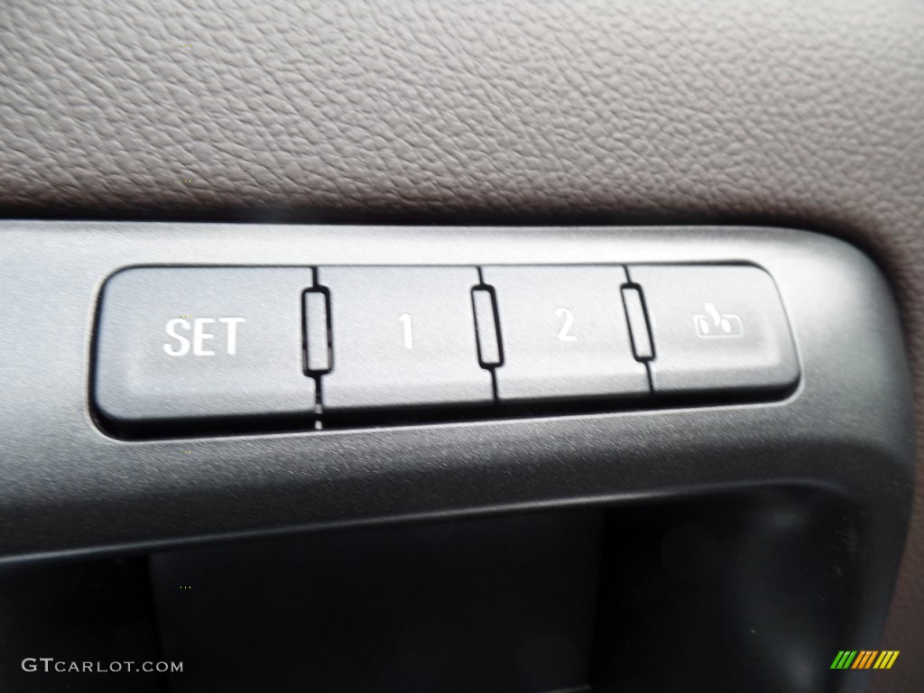 2016 Chevrolet Silverado 2500HD High Country Crew Cab 4x4 Controls Photo #110732143