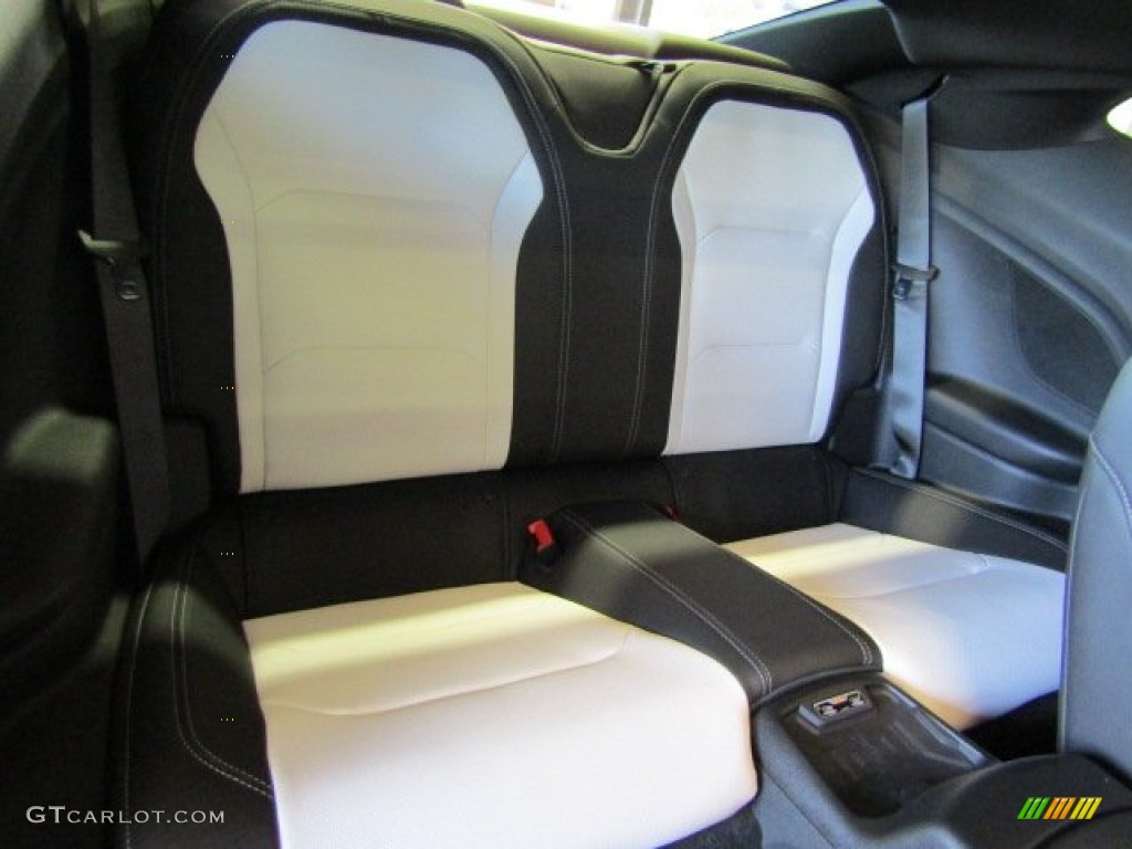 Ceramic White Interior 2016 Chevrolet Camaro SS Coupe Photo #110733346