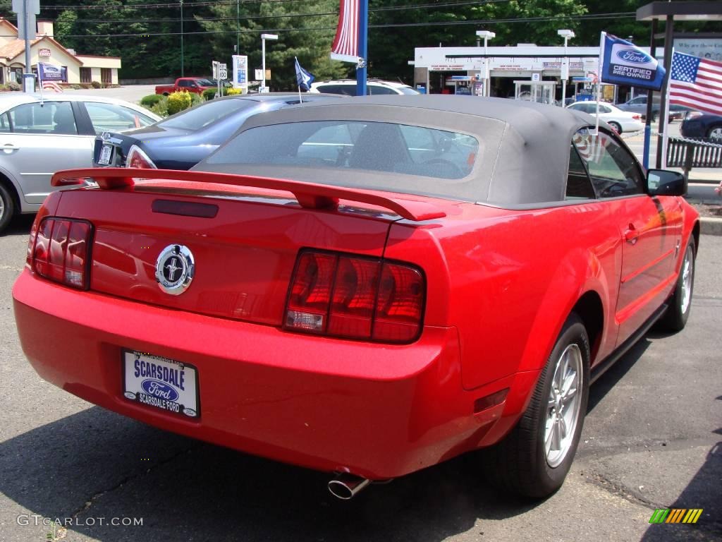 2006 Mustang V6 Premium Convertible - Torch Red / Light Graphite photo #5