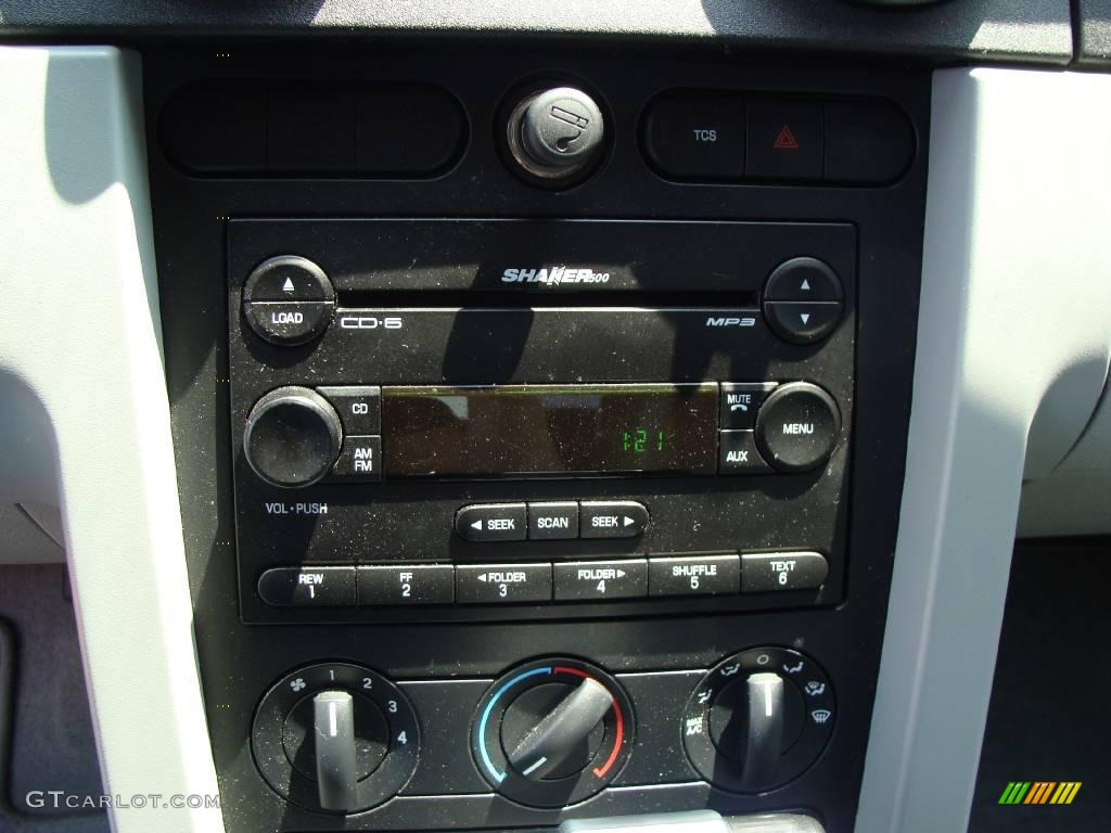 2006 Mustang V6 Premium Convertible - Torch Red / Light Graphite photo #21