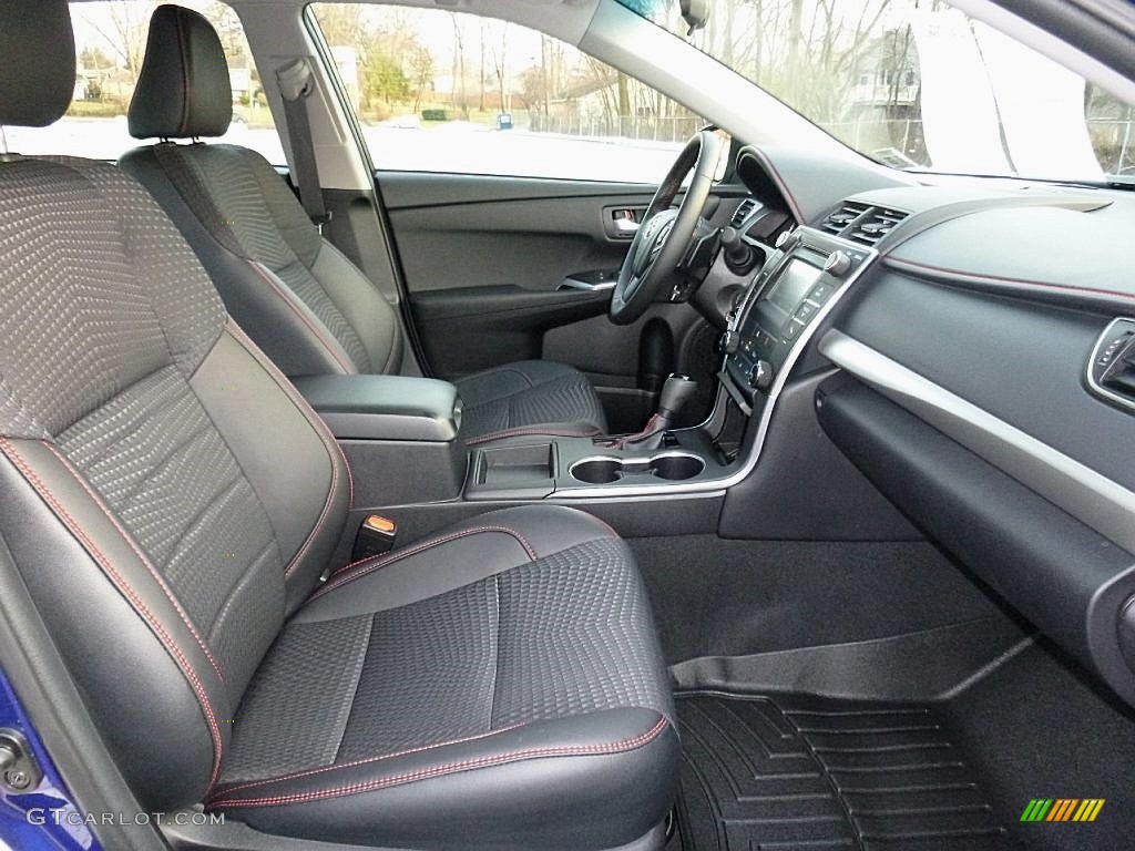 2015 Camry SE - Blue Crush Metallic / Black photo #18