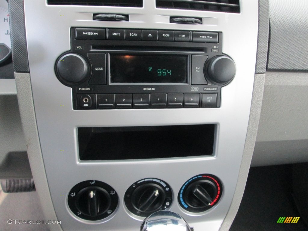 2007 Caliber SE - Bright Silver Metallic / Pastel Slate Gray photo #23