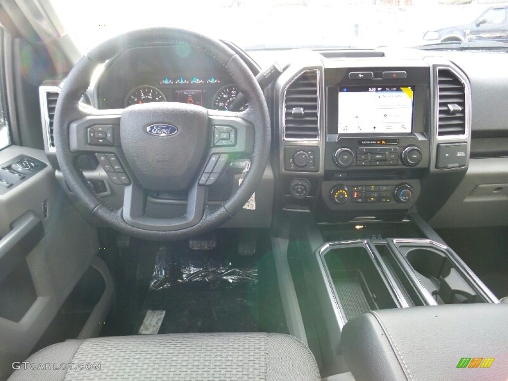 2016 F150 XLT SuperCrew 4x4 - Blue Jeans / Medium Earth Gray photo #9