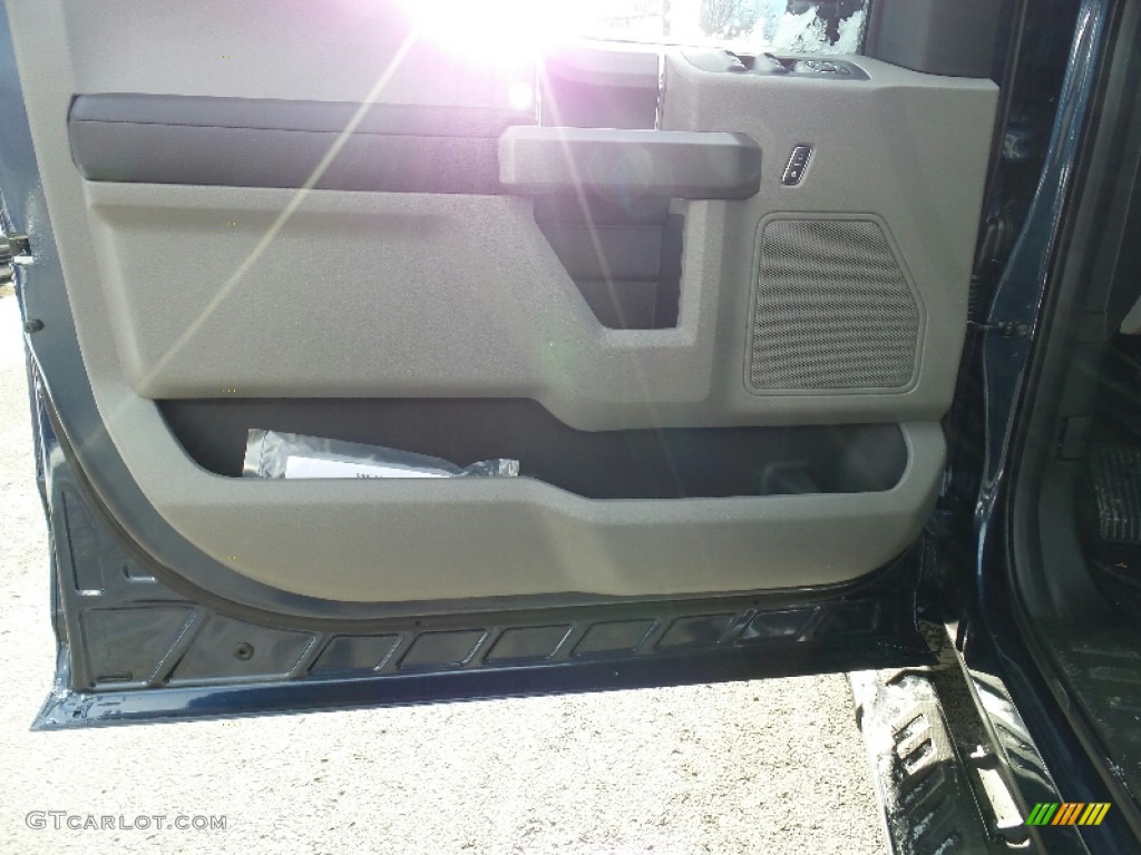 2016 F150 XLT SuperCrew 4x4 - Blue Jeans / Medium Earth Gray photo #11