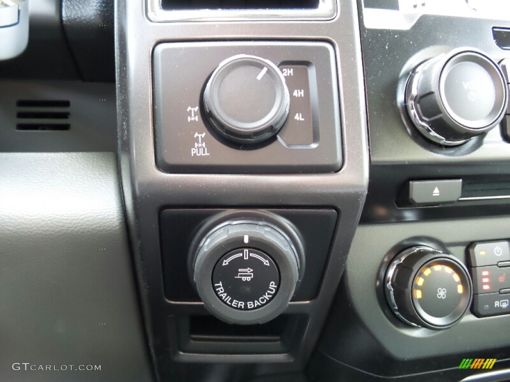 2016 F150 XLT SuperCrew 4x4 - Blue Jeans / Medium Earth Gray photo #15