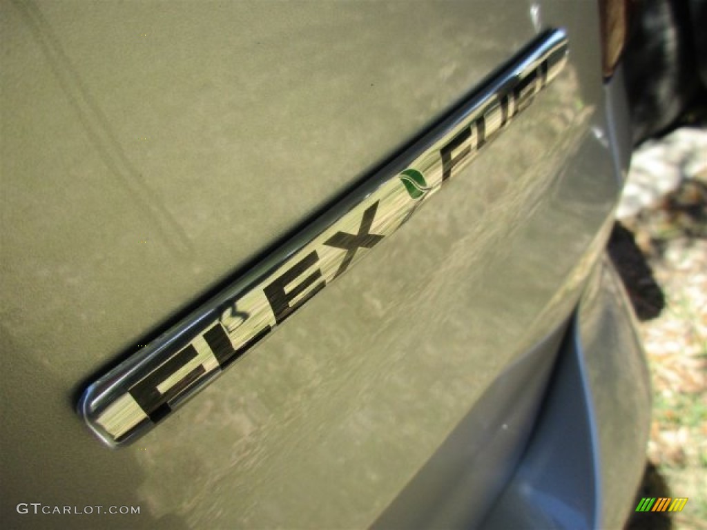 2016 Explorer XLT - Ingot Silver Metallic / Ebony Black photo #7