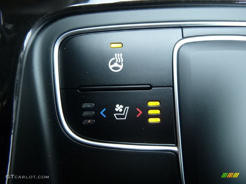 2016 Kia Cadenza Standard Cadenza Model Controls Photo #110760222