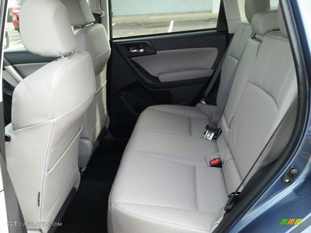 Gray Interior 2016 Subaru Forester 2.5i Limited Photo #110766699