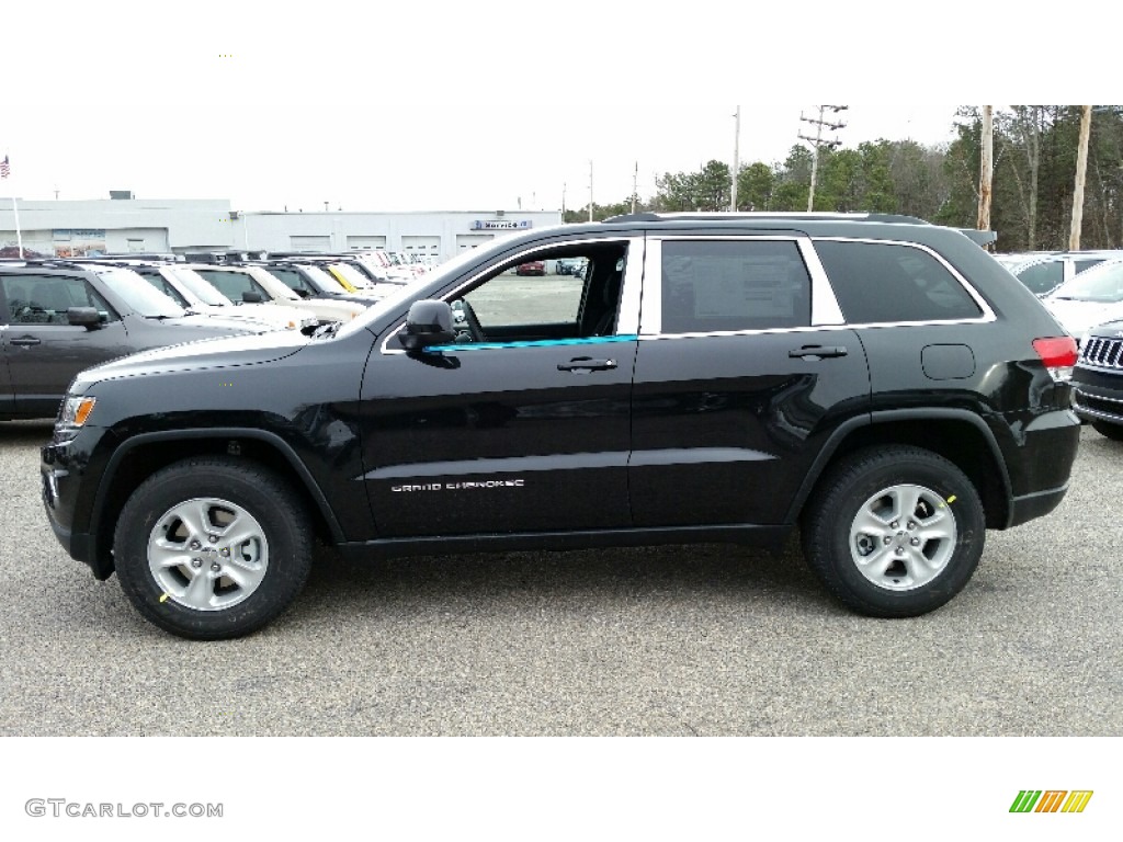 Brilliant Black Crystal Pearl 2016 Jeep Grand Cherokee Laredo 4x4 Exterior Photo #110768061