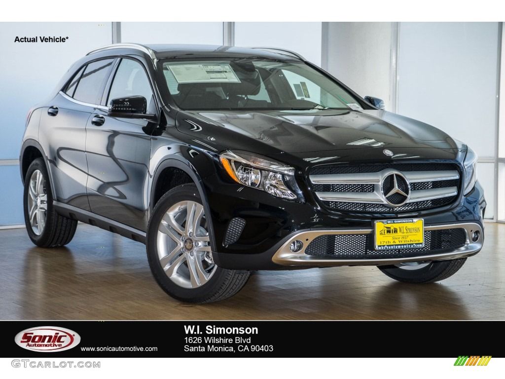 2016 GLA 250 - Cosmos Black Metallic / Black photo #1