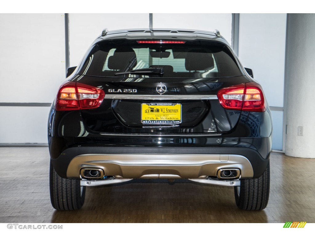 2016 GLA 250 - Cosmos Black Metallic / Black photo #4