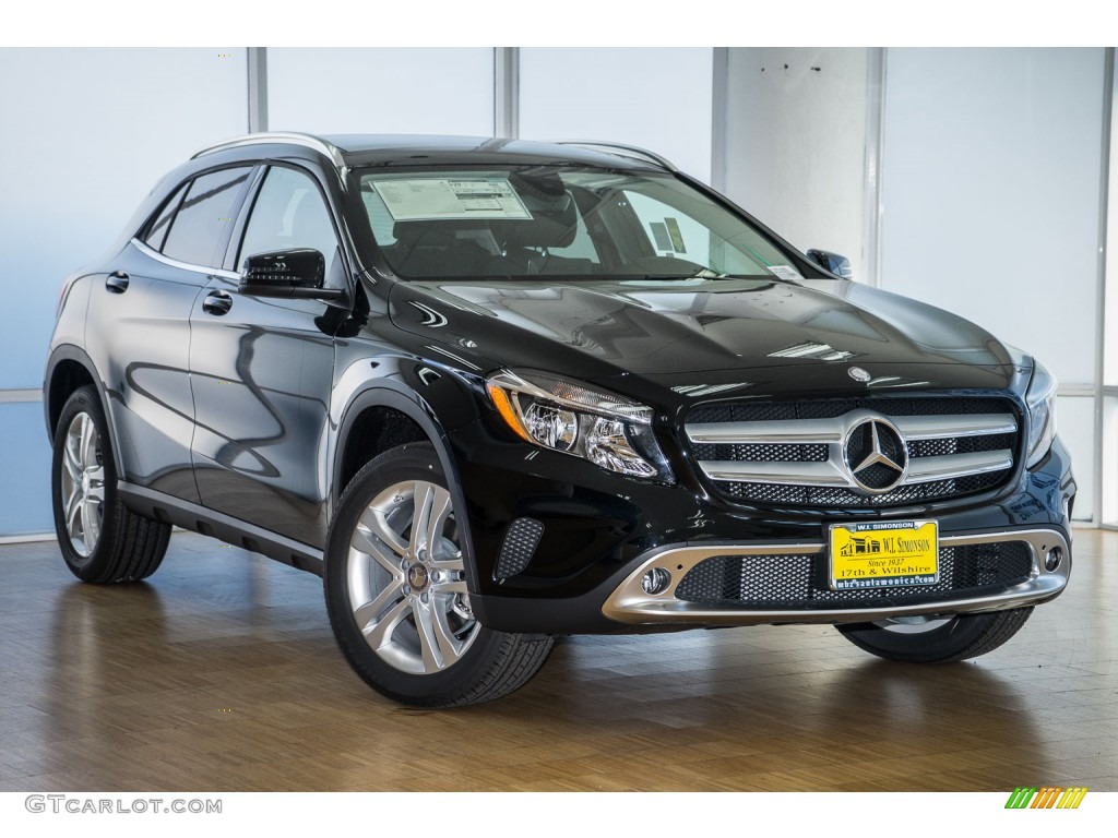 2016 GLA 250 - Cosmos Black Metallic / Black photo #12