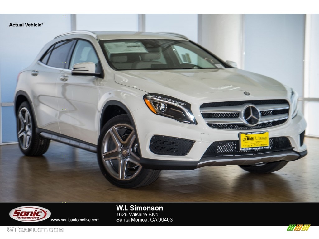 2016 GLA 250 - Cirrus White / Black photo #1