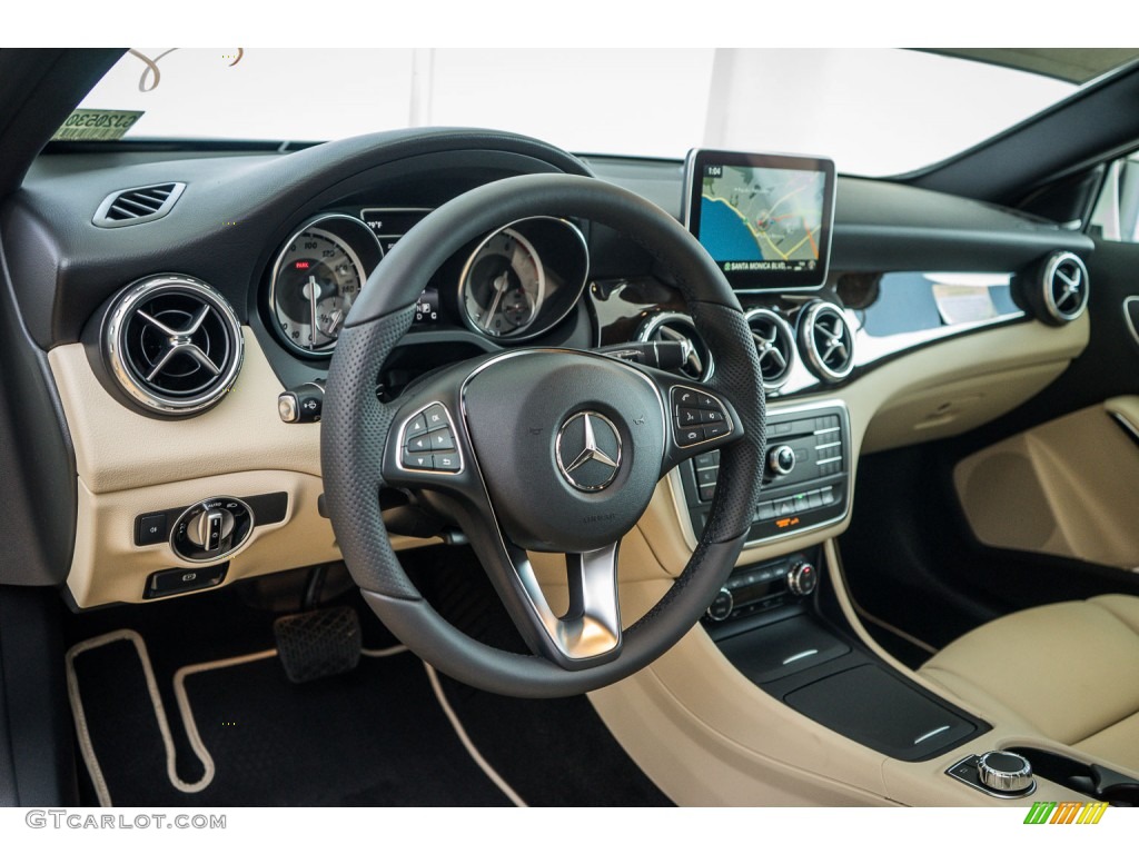 2016 GLA 250 - Cirrus White / Black photo #5