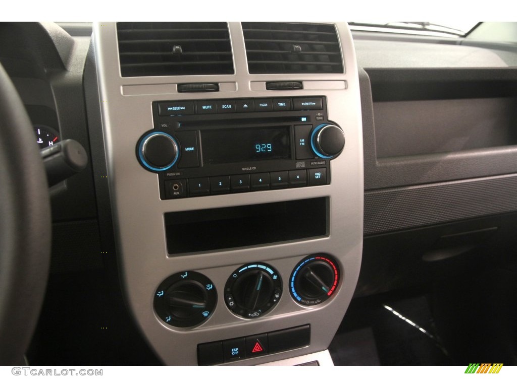 2008 Jeep Compass Sport 4x4 Controls Photos