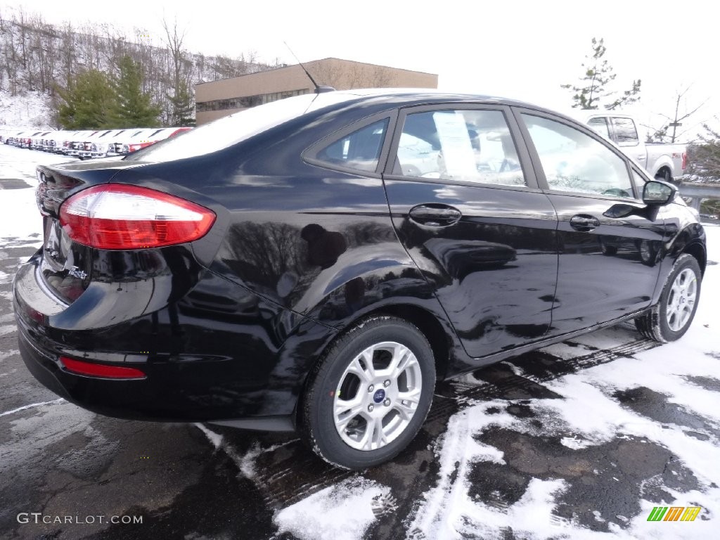 2016 Fiesta SE Sedan - Shadow Black / Charcoal Black photo #2