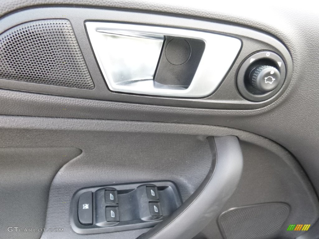 2016 Fiesta SE Sedan - Shadow Black / Charcoal Black photo #9