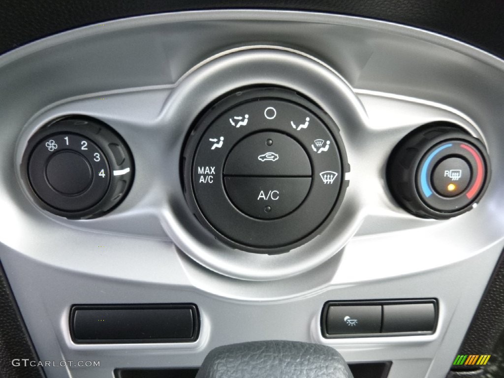2016 Fiesta SE Sedan - Shadow Black / Charcoal Black photo #15